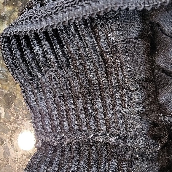 Kathy AQUA LACE SHORTS SIZE SMALL - Picture 4 of 5